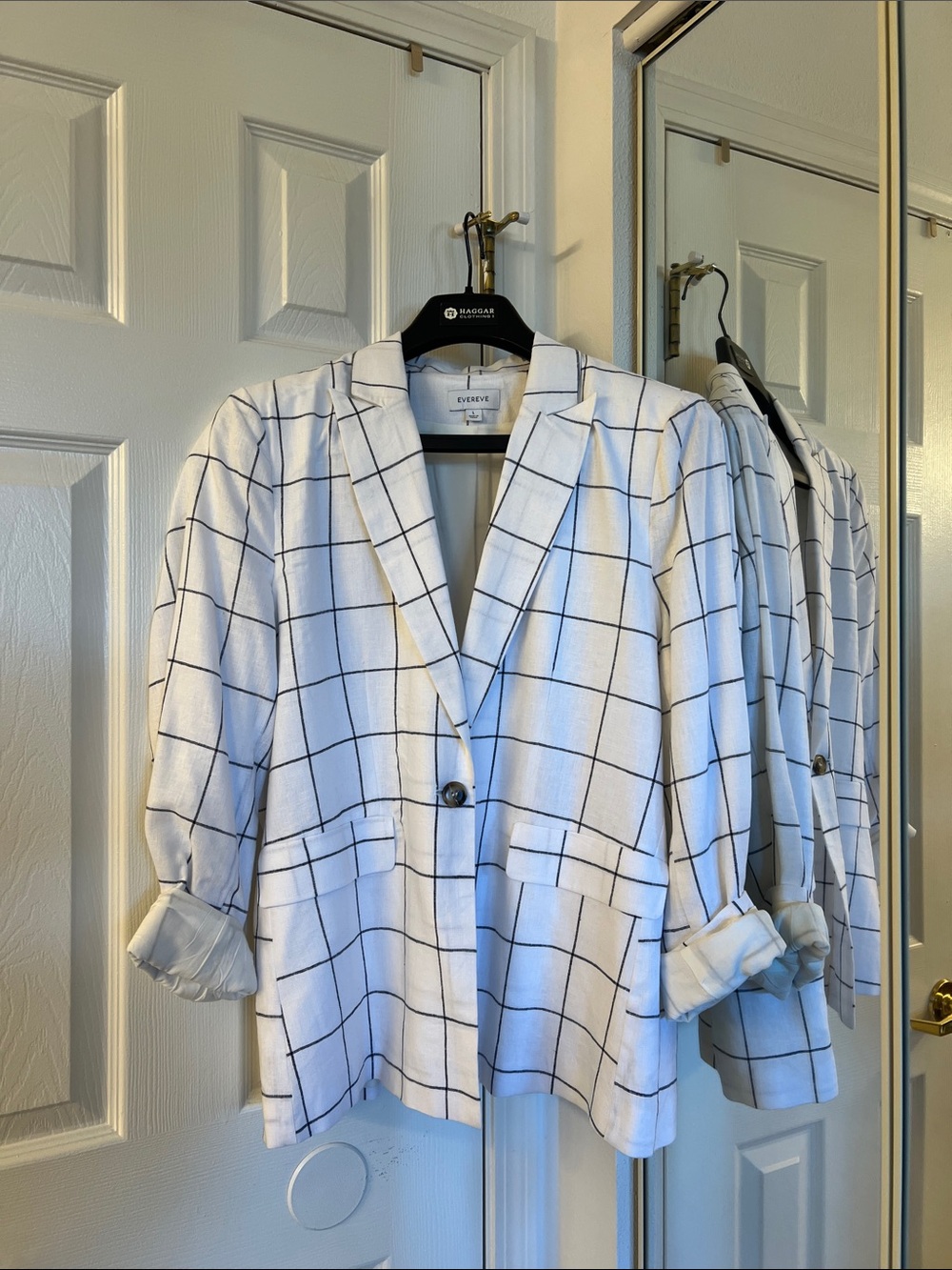 Evereve White Blazer with Black Windowpane Grid